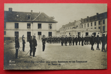 Ansichtskarte AK Major Dreyfus Dekorierung Ehrenlegion und Parade 1906 Frankreich France Militär